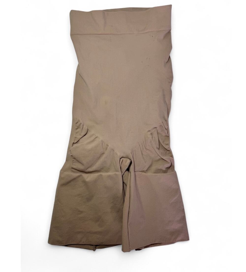 SKIMS Seamless Sculpt High Waisted Mid-Thigh Short Clay – Size S